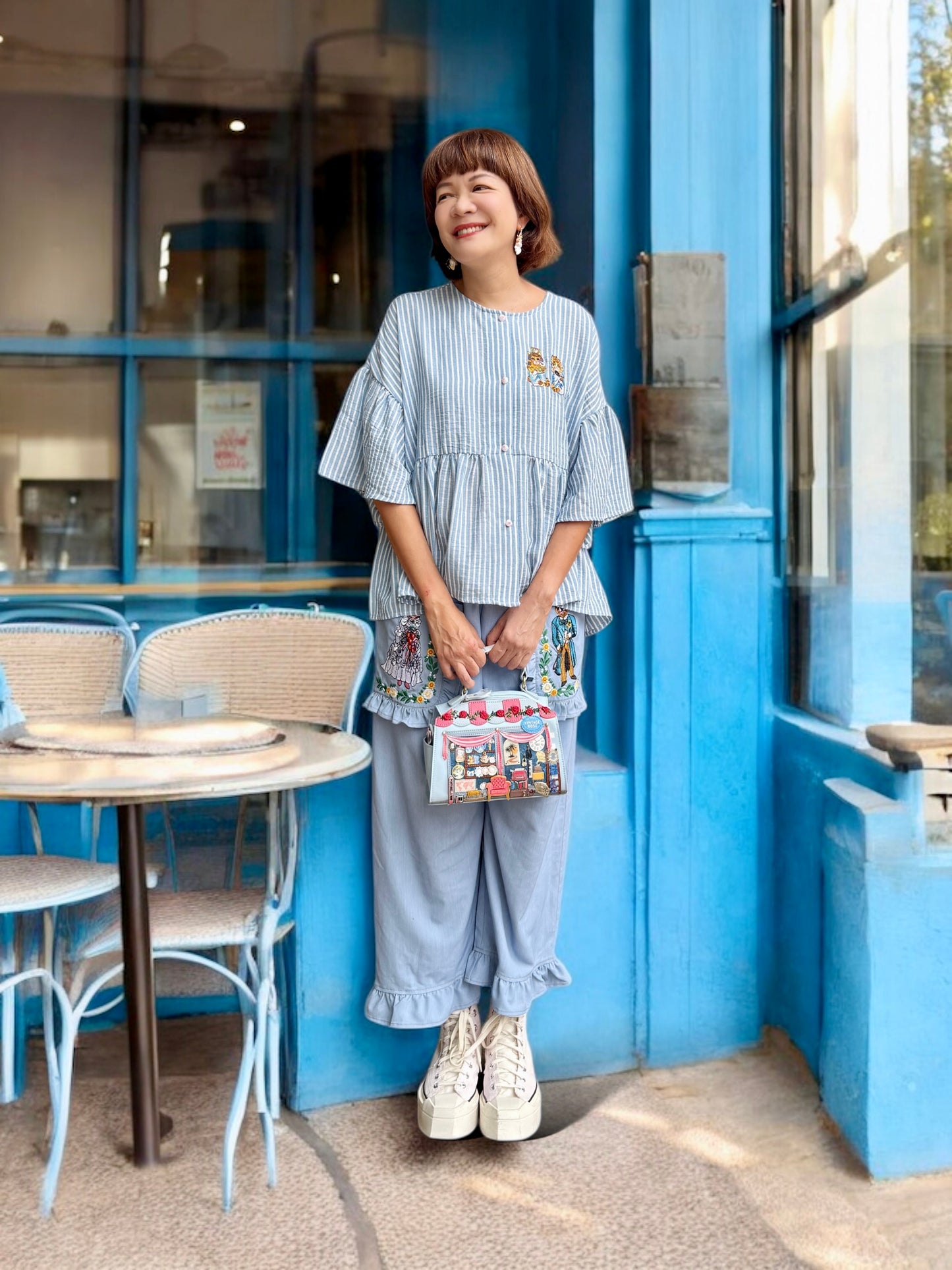 Loose fit ruffles top