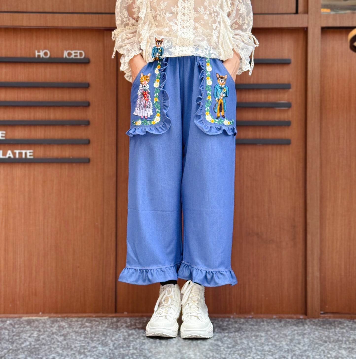 Happy animals embroidery denim pants