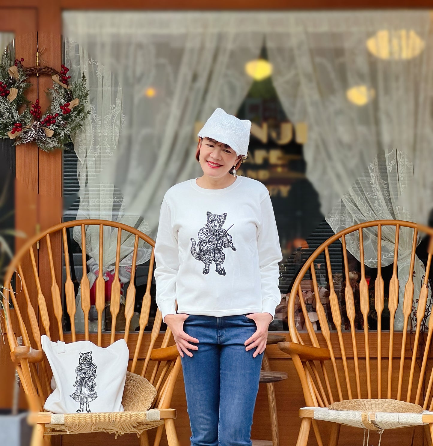 Violin cat embroidery sweatshirt