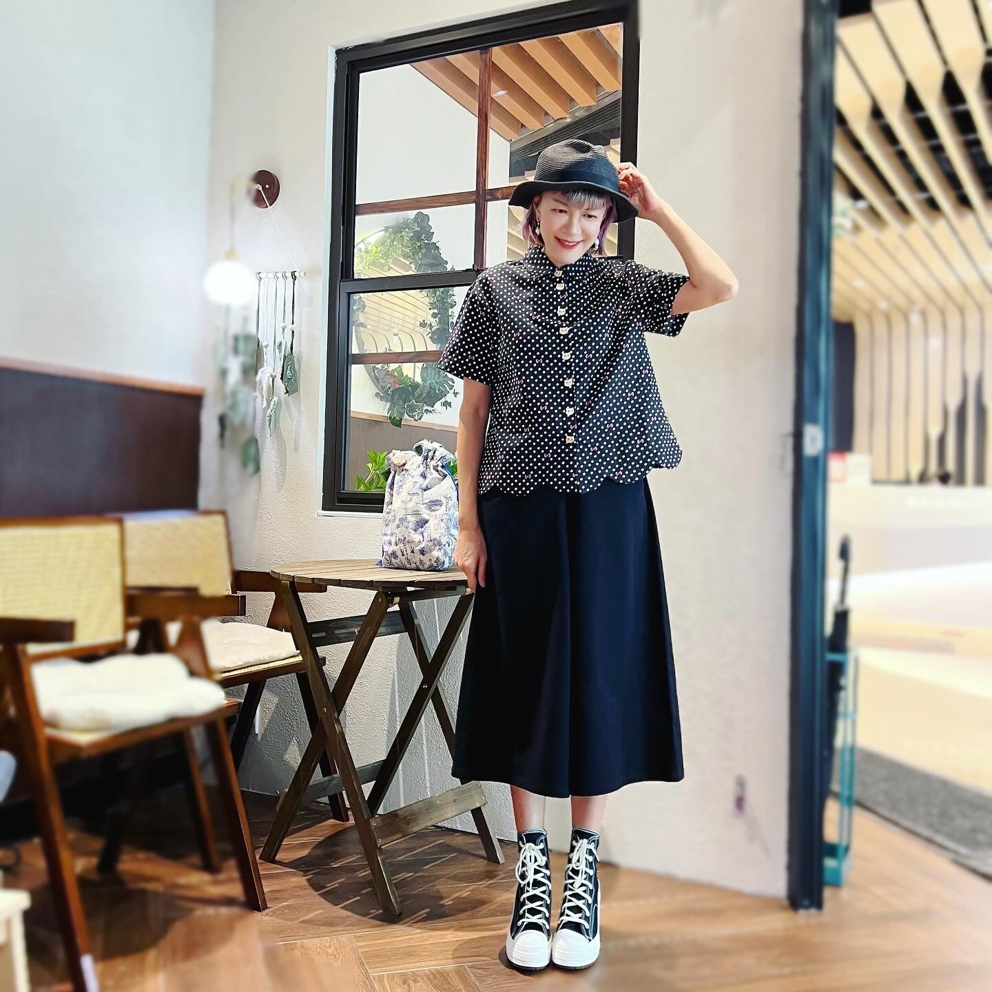 Dotty and ribbon wave hem shirt