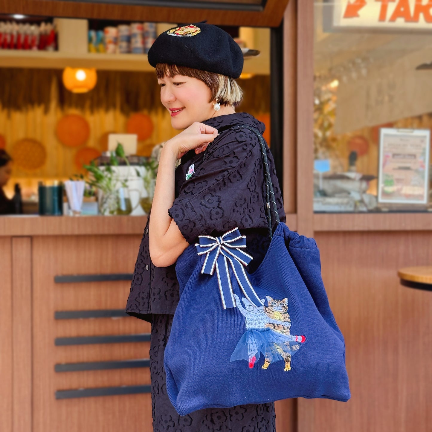 Dancing cats embroidery tote bag
