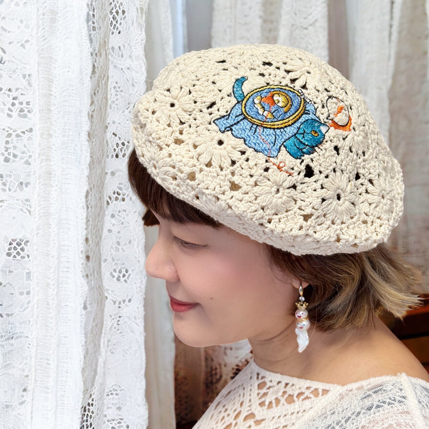 Crochet and lace embroidery beret