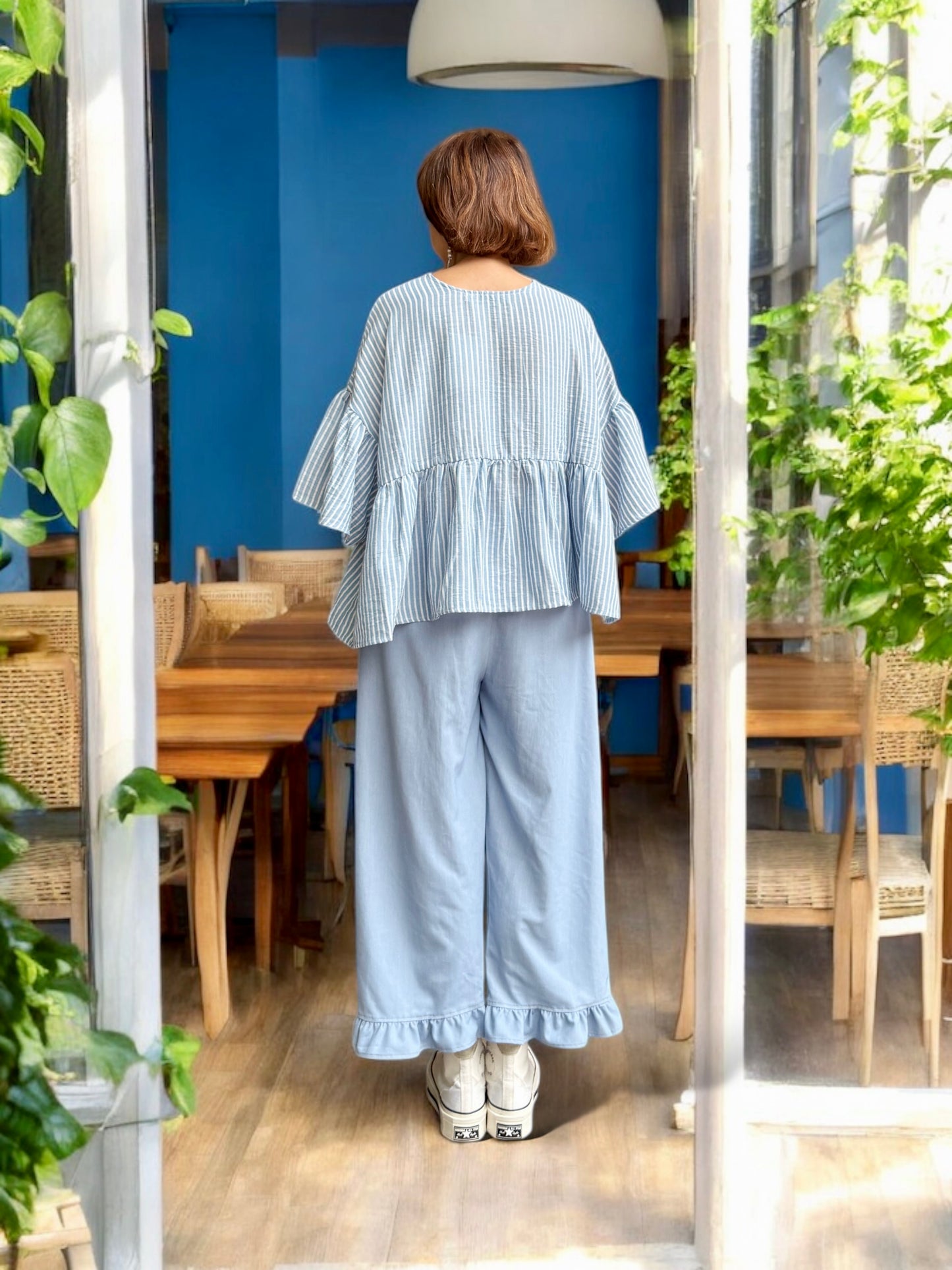 Loose fit ruffles top