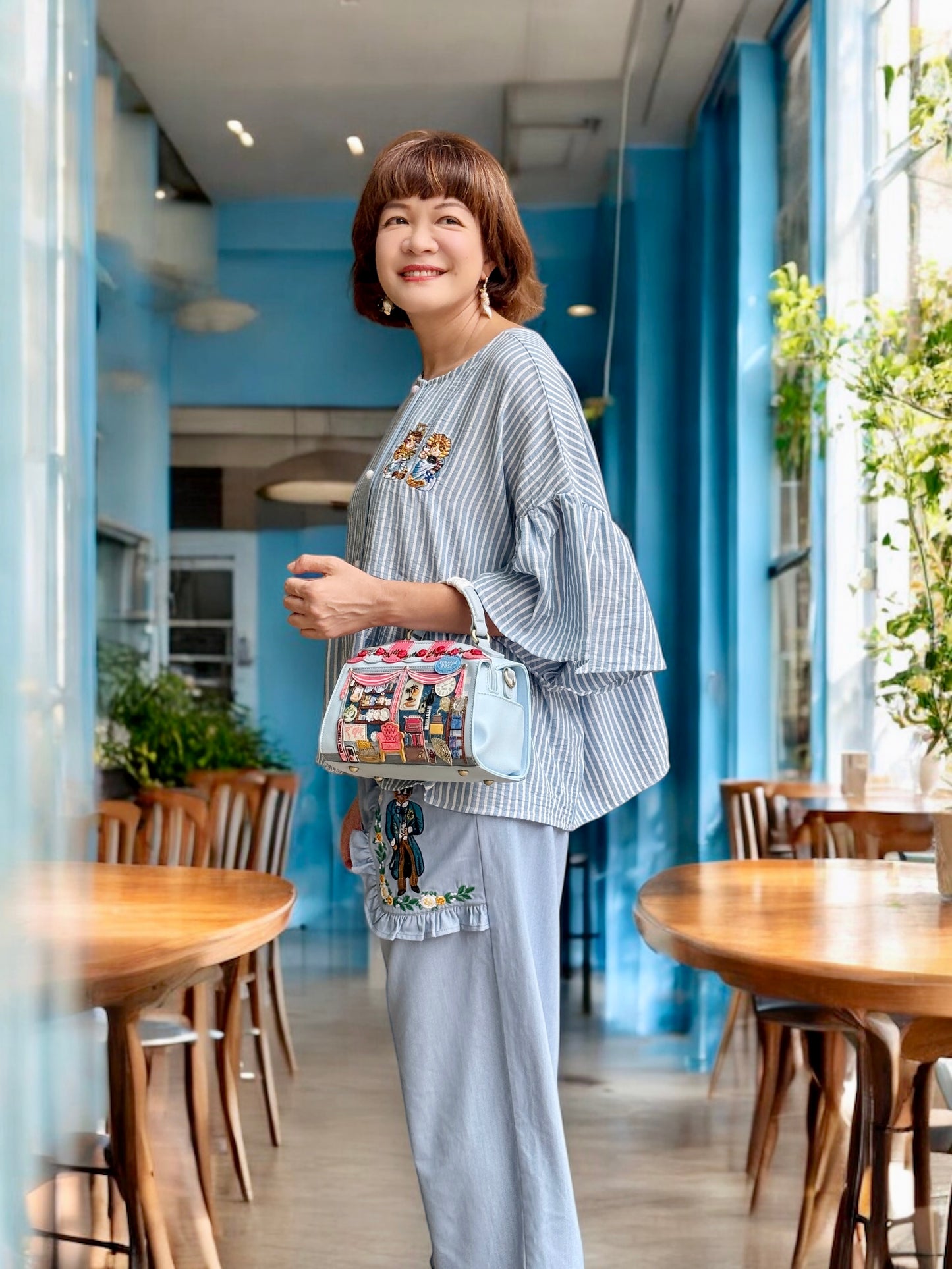Loose fit ruffles top