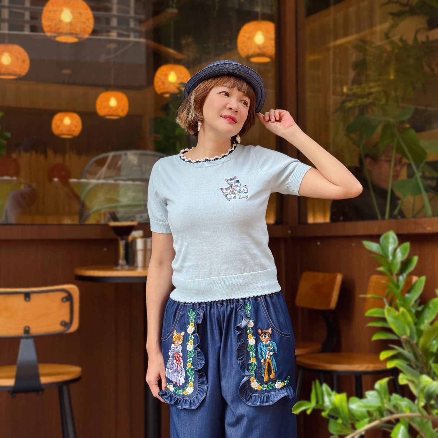 Three cats embroidery and hand crochet sweater