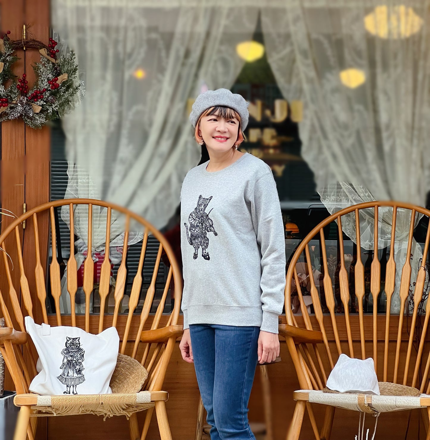 Violin cat embroidery sweatshirt