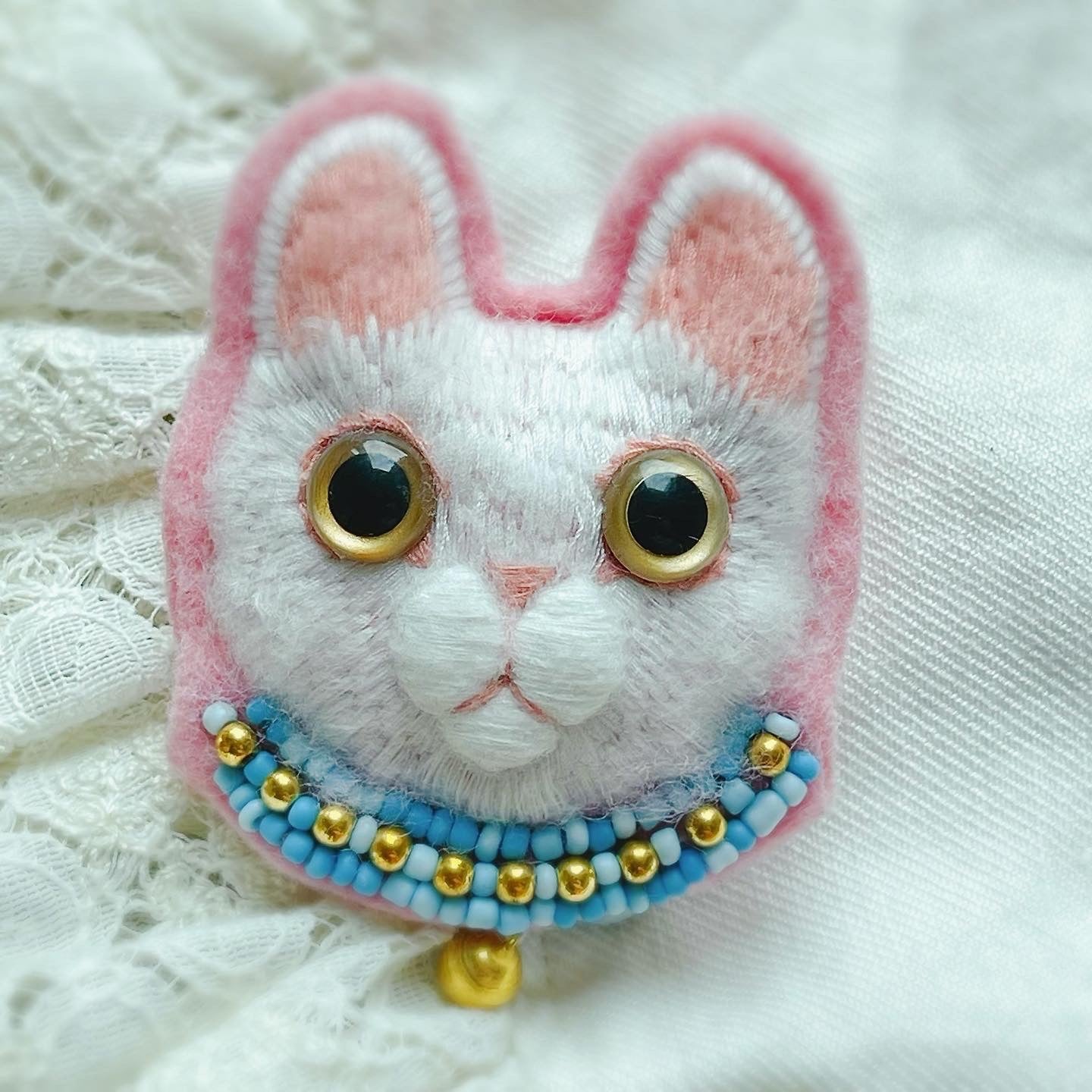 Mr. White Handmade Yarn Brooch