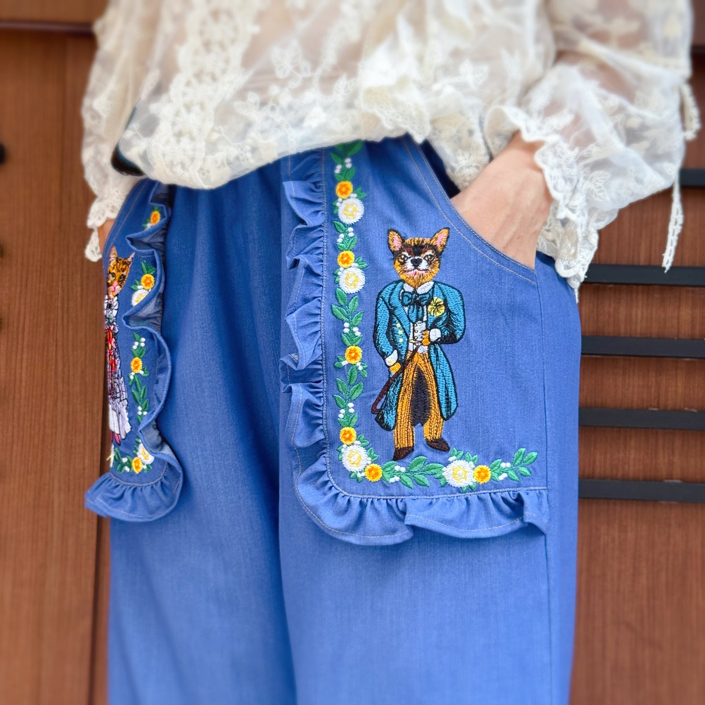 Happy animals embroidery denim pants