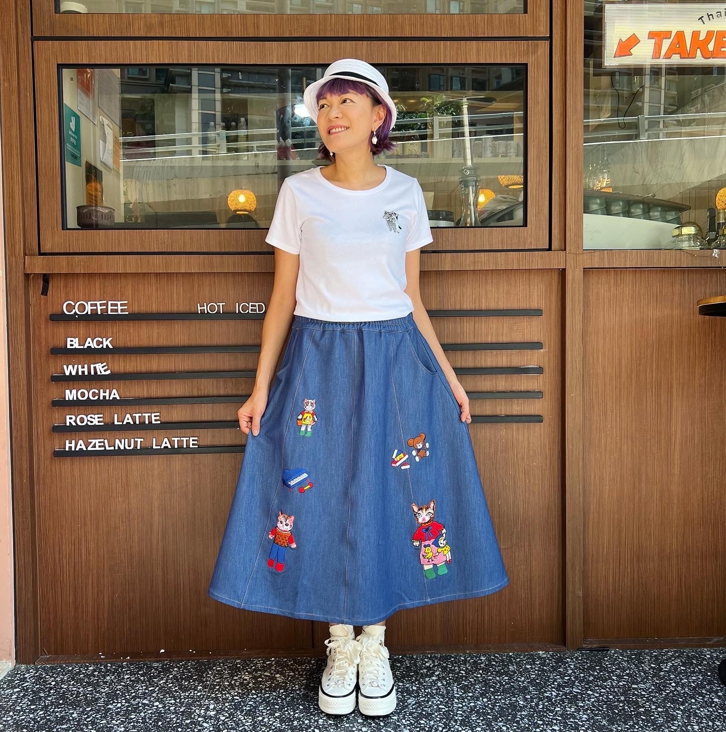 Showa kitten embroidery denim skirt