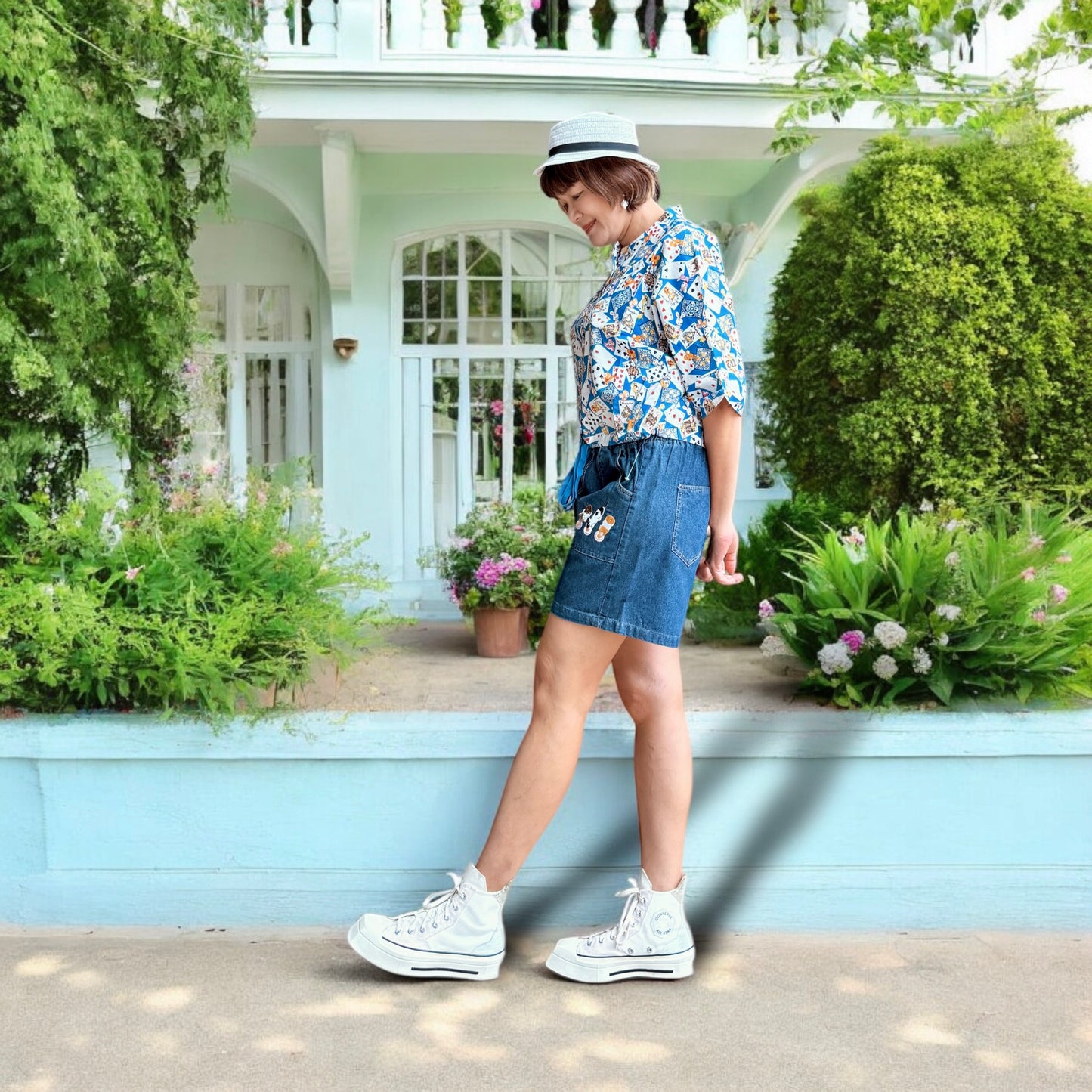 Cat embroidery denim shorts