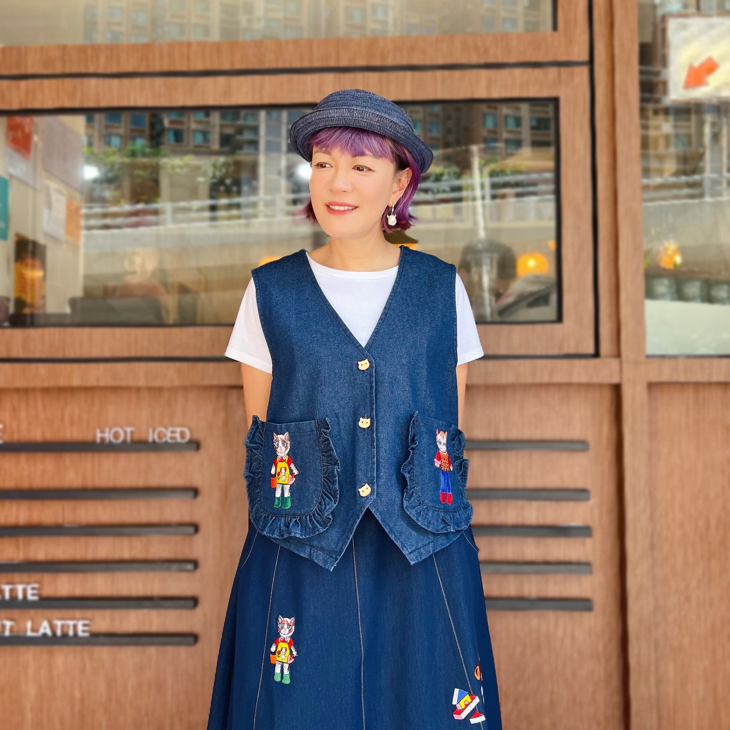 Showa kitten embroidery denim skirt