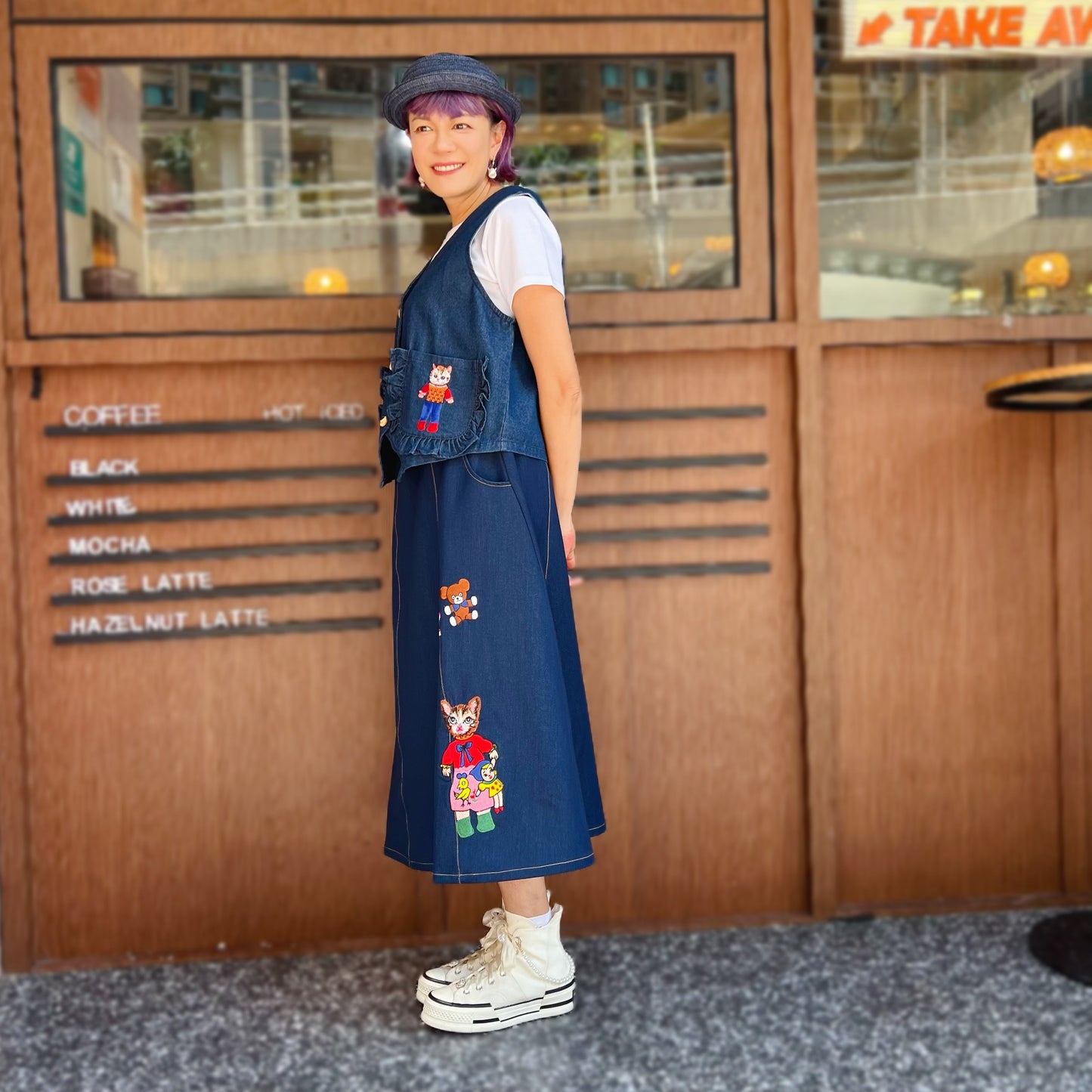 Showa kitten embroidery denim skirt