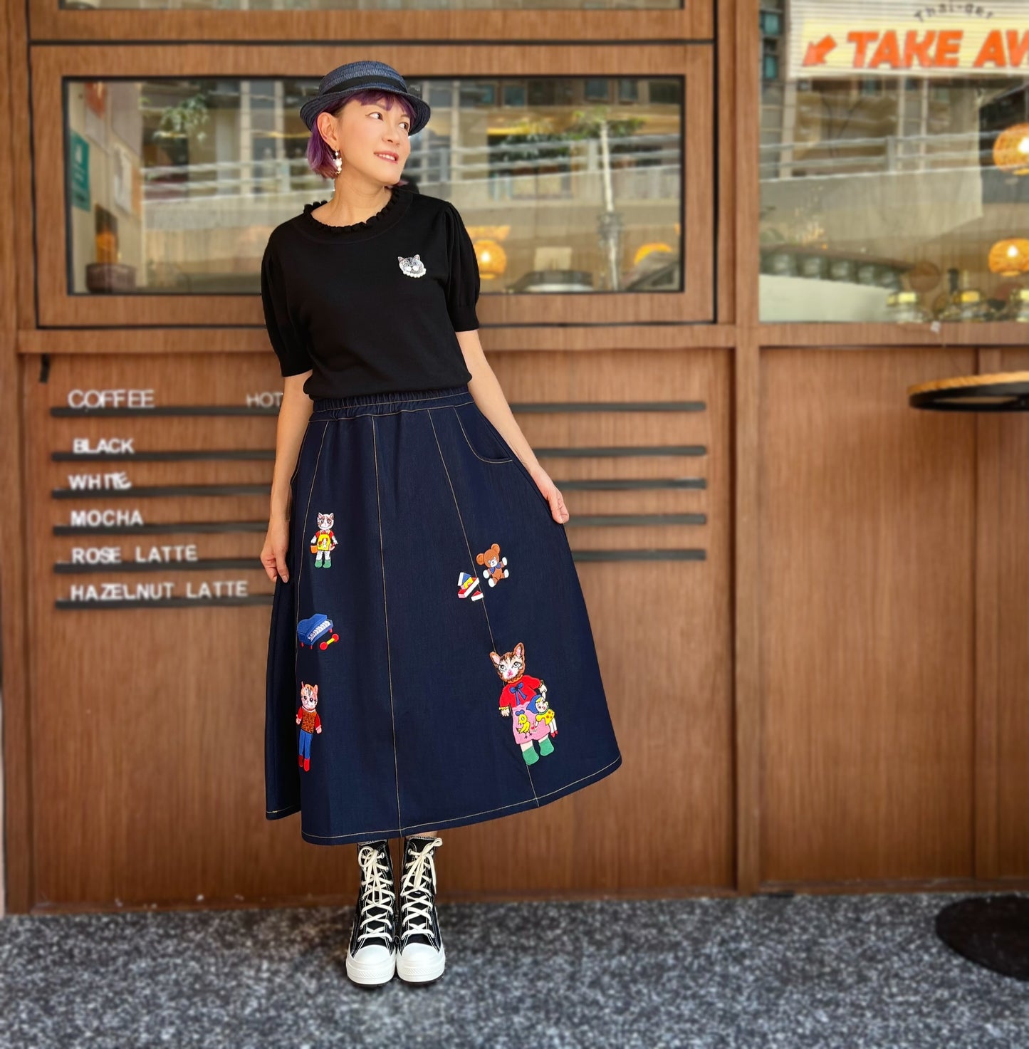 Showa kitten embroidery denim skirt