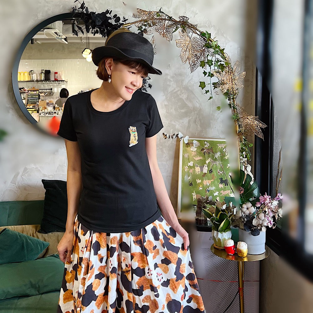 Wealthy And Lucky Cat Embroidery Tee