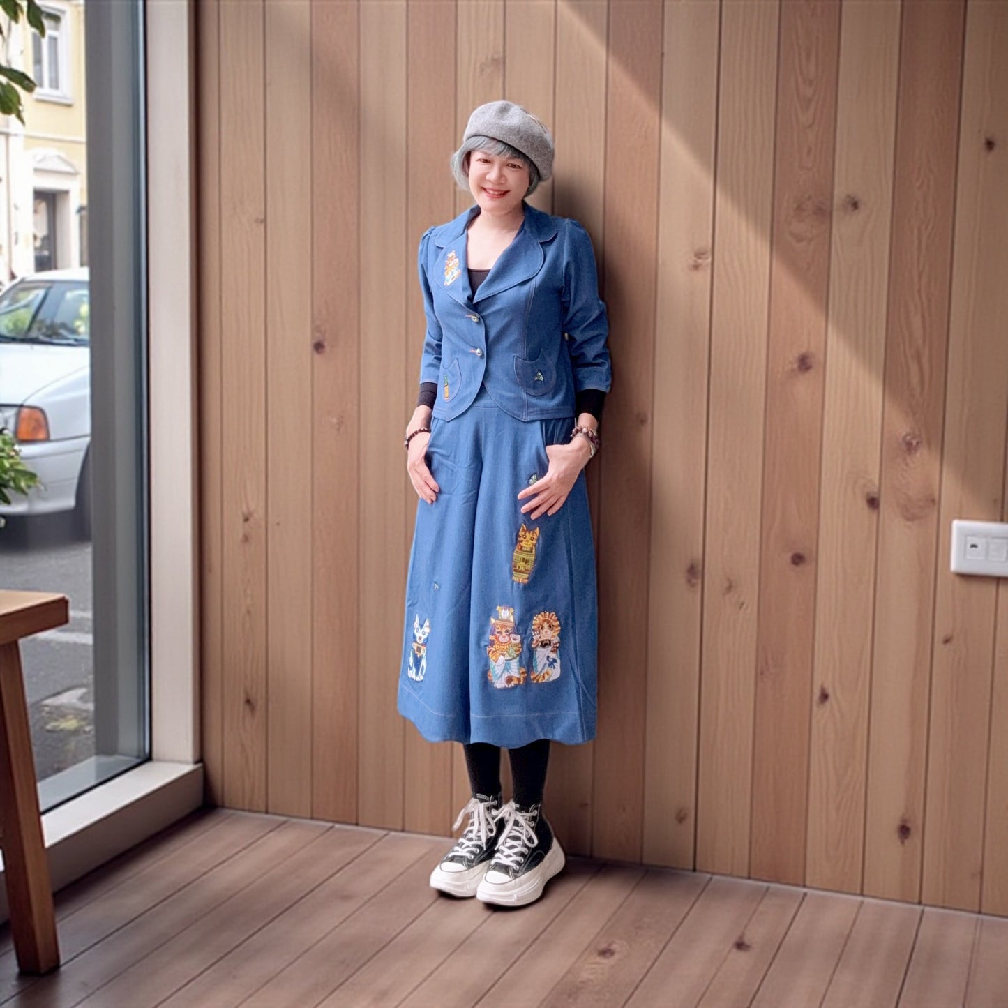 Egyptian cats embroidery denim jacket