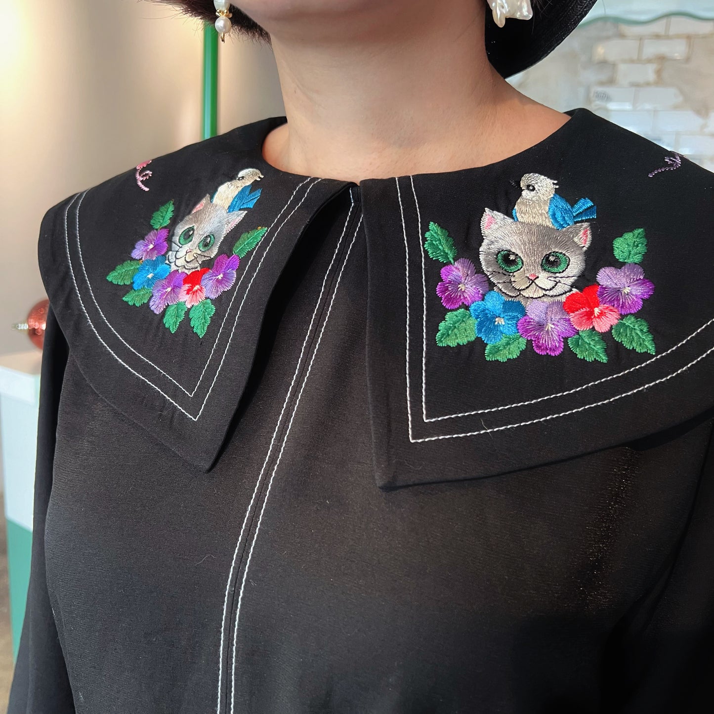 Cat and bird’s embroidery dress