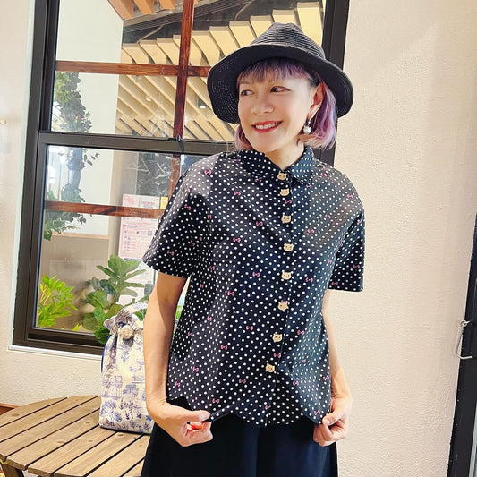 Dotty and ribbon wave hem shirt