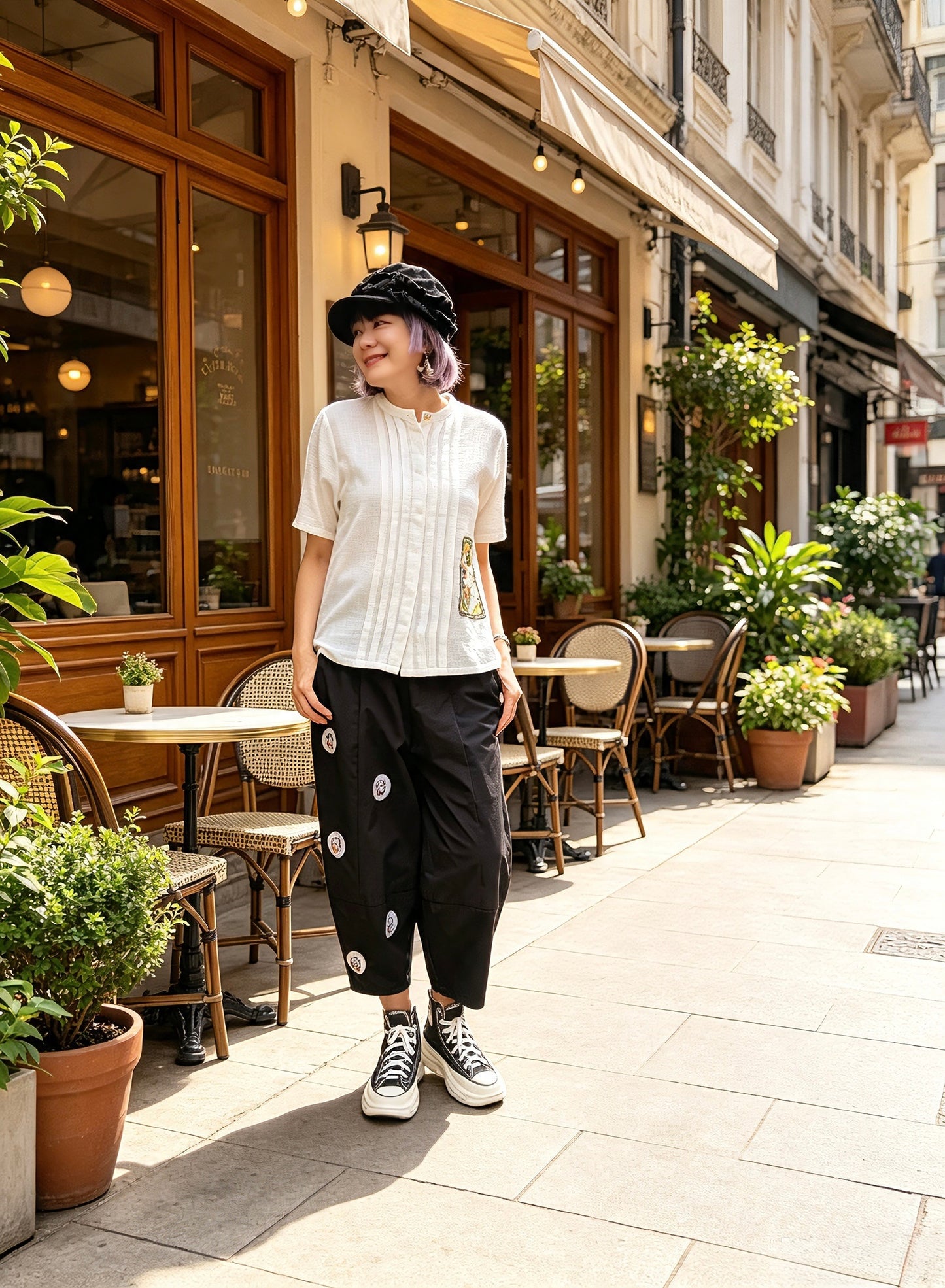 Hugging cat embroidery top/ shirt