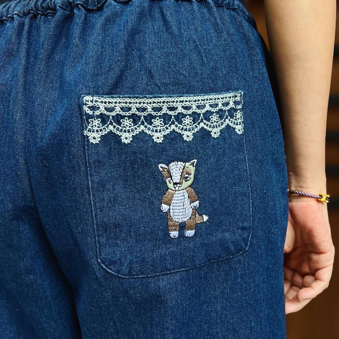 Cat little red riding hood embroidery denim pants