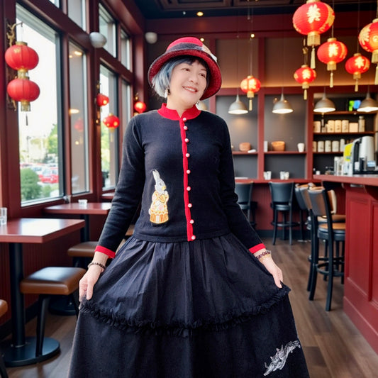 Lucky animal embroidery sweater （black)