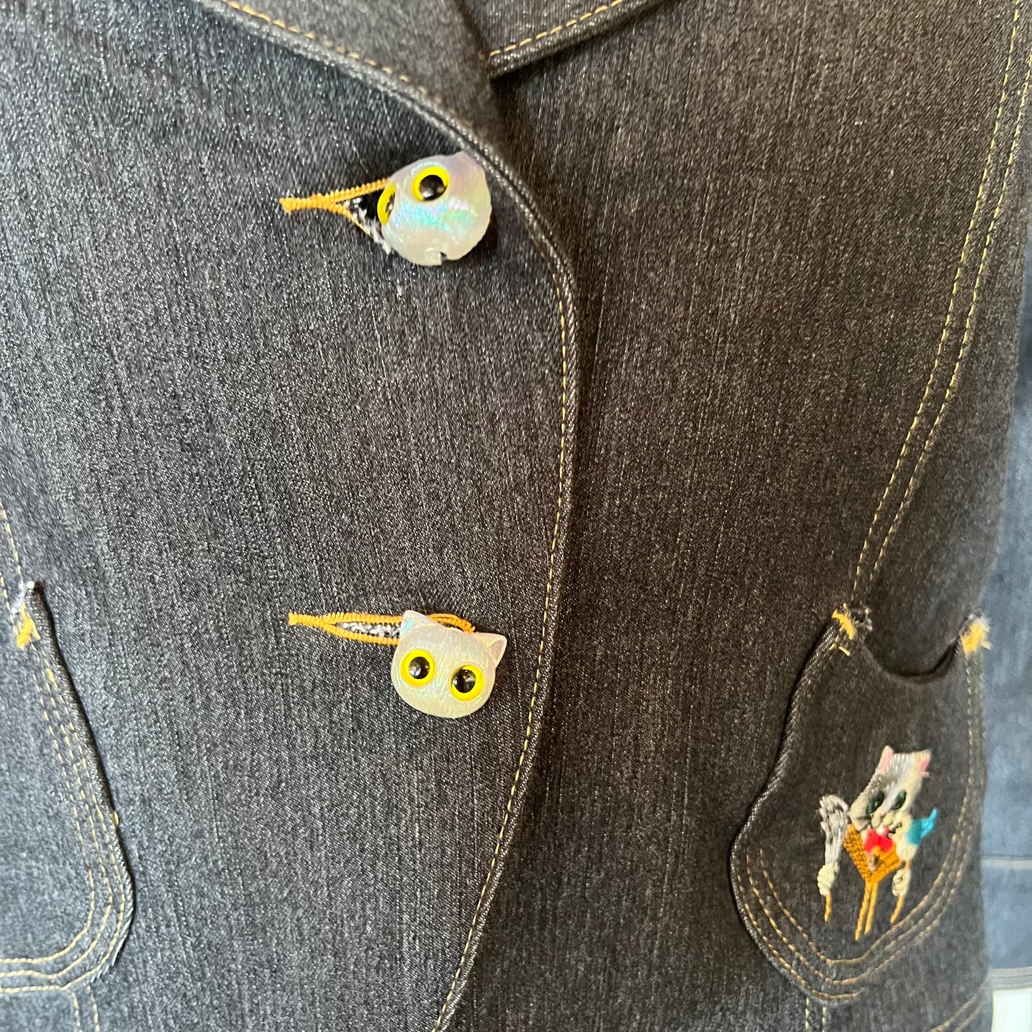 Cat and bird’s embroidery denim jacket