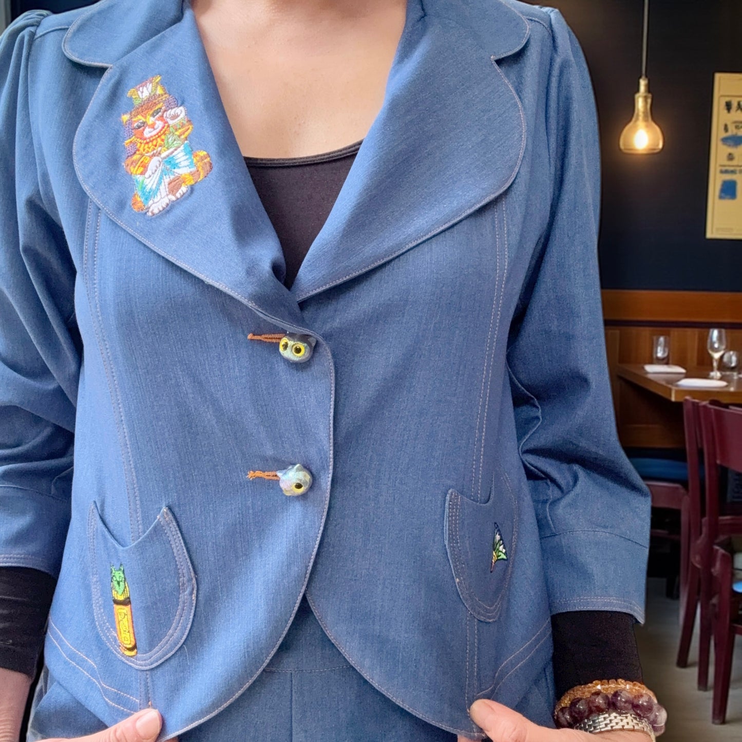 Egyptian cats embroidery denim jacket