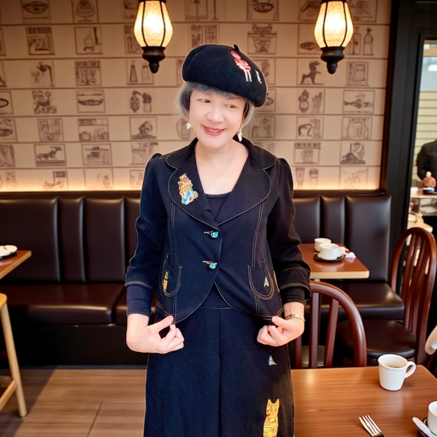 Egyptian cats embroidery denim jacket