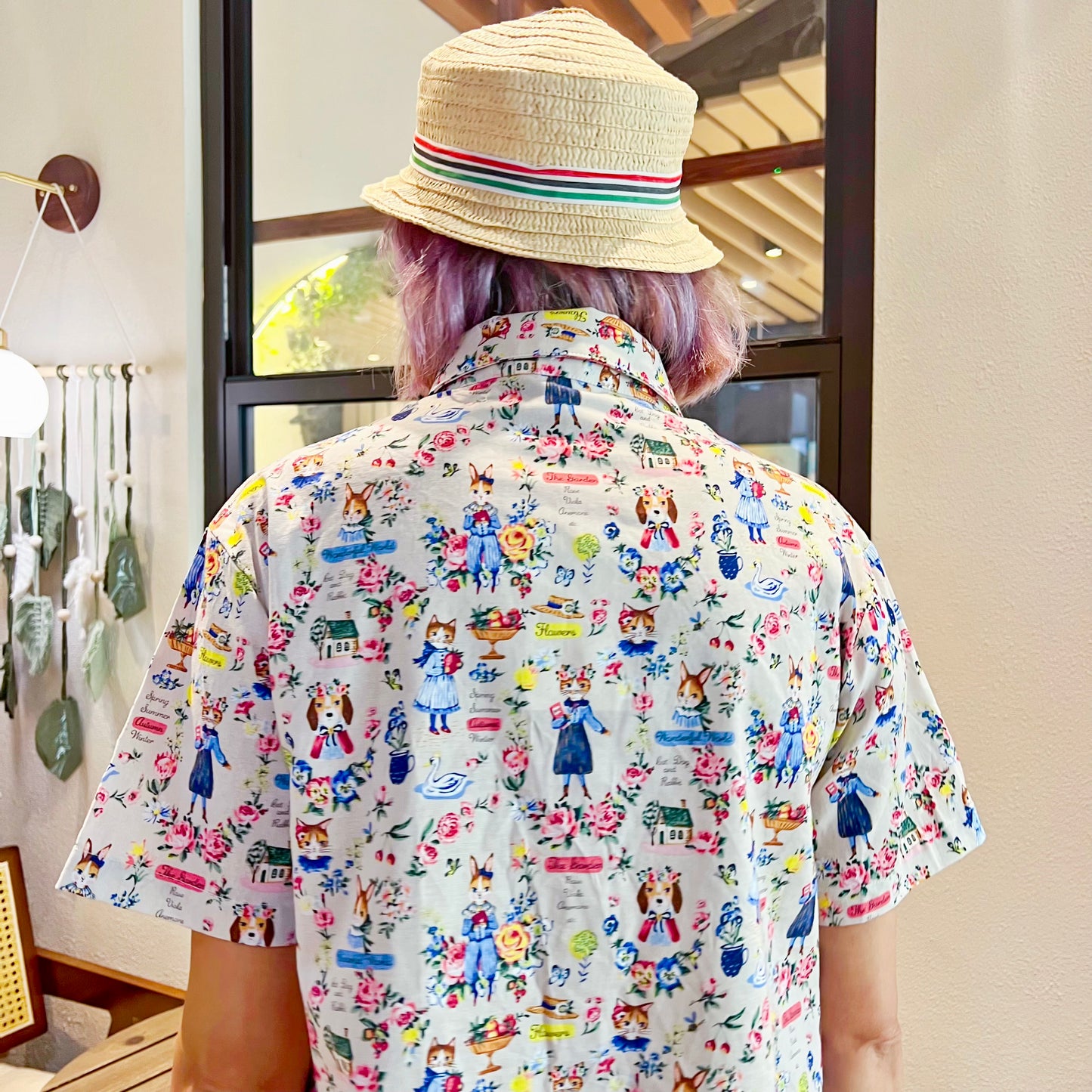 Animals gardening wave hem shirt