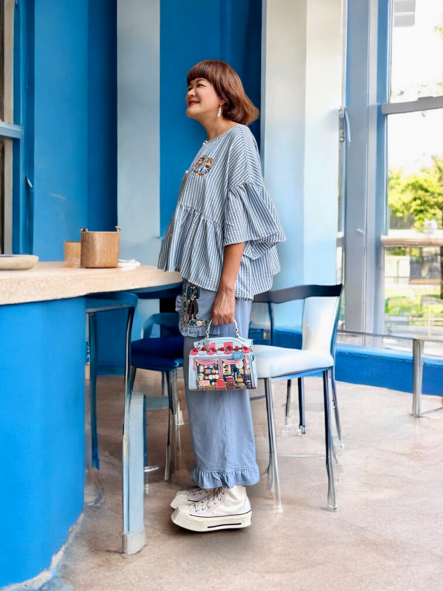 Loose fit ruffles top