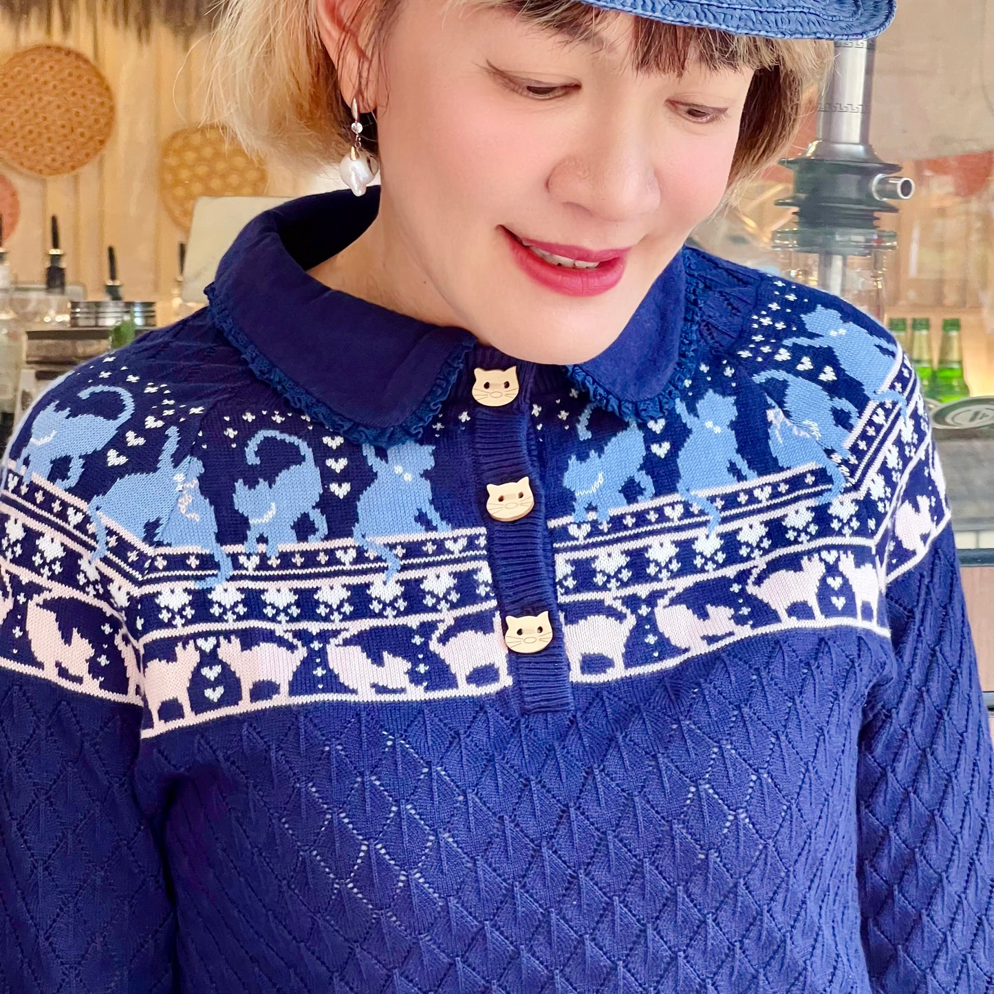 Cat jacquard removable neck sweater