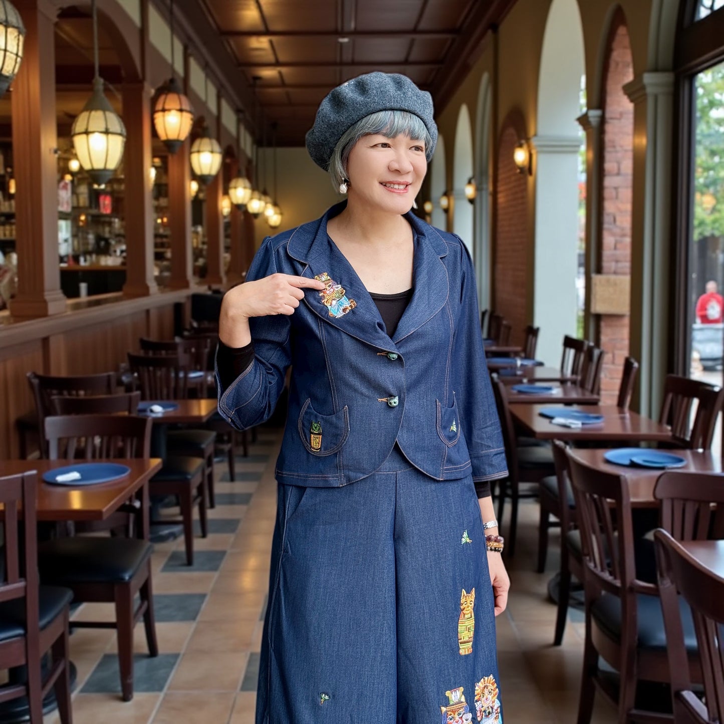 Egyptian cats embroidery denim jacket