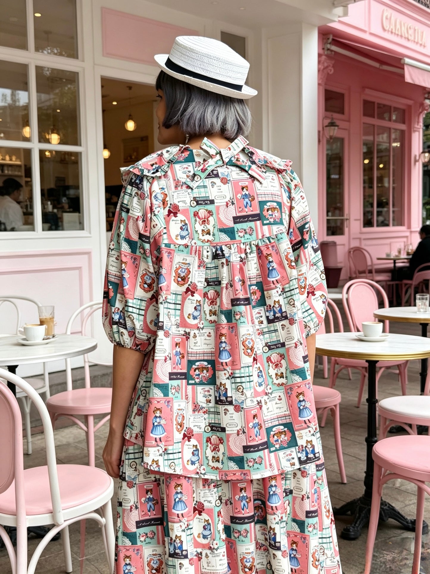 Cat patch pattern dolly neck top