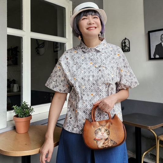 Watercolor cats pattern in Curve hem and placket loose fit