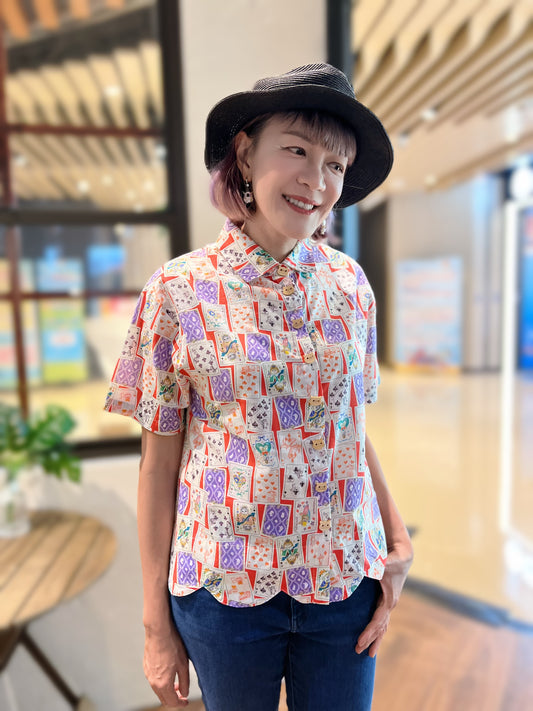 Poker animals wave hem shirt