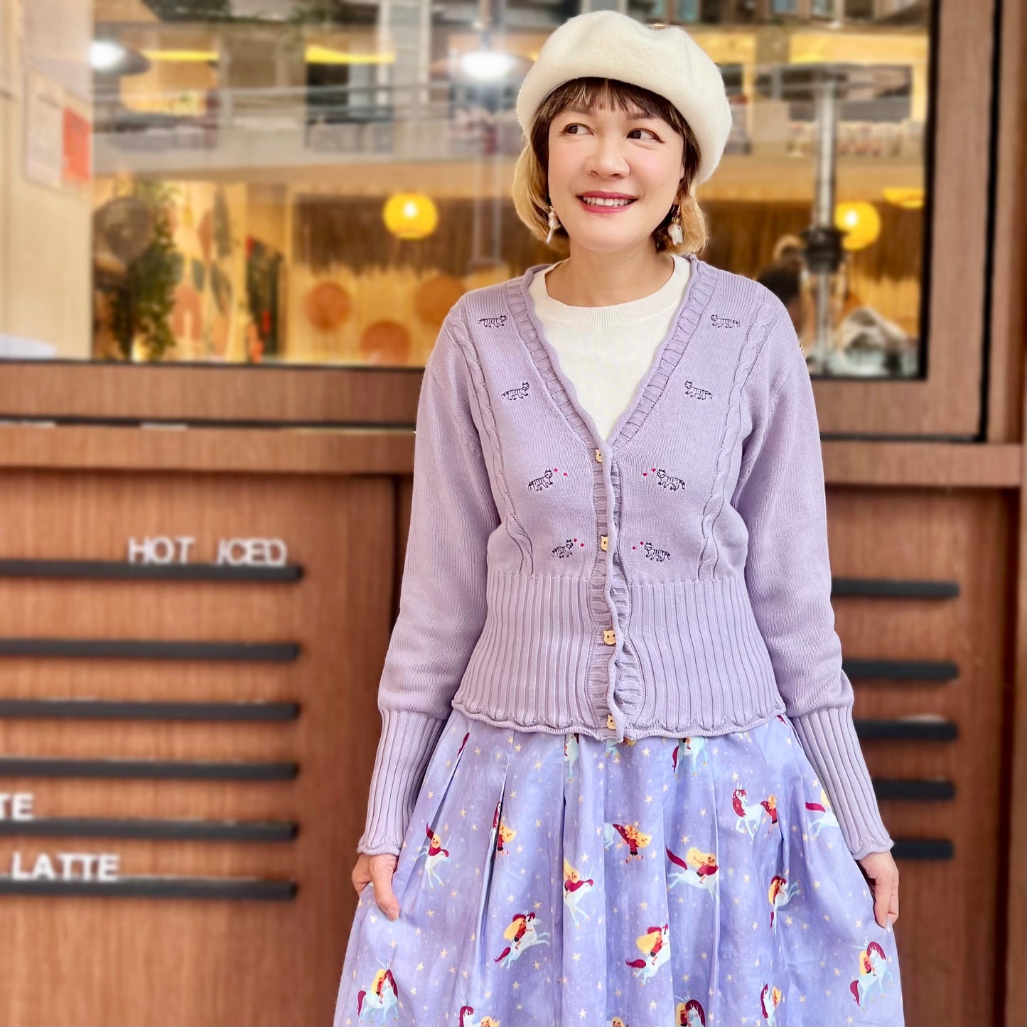 Walking cats embroidery cardigan