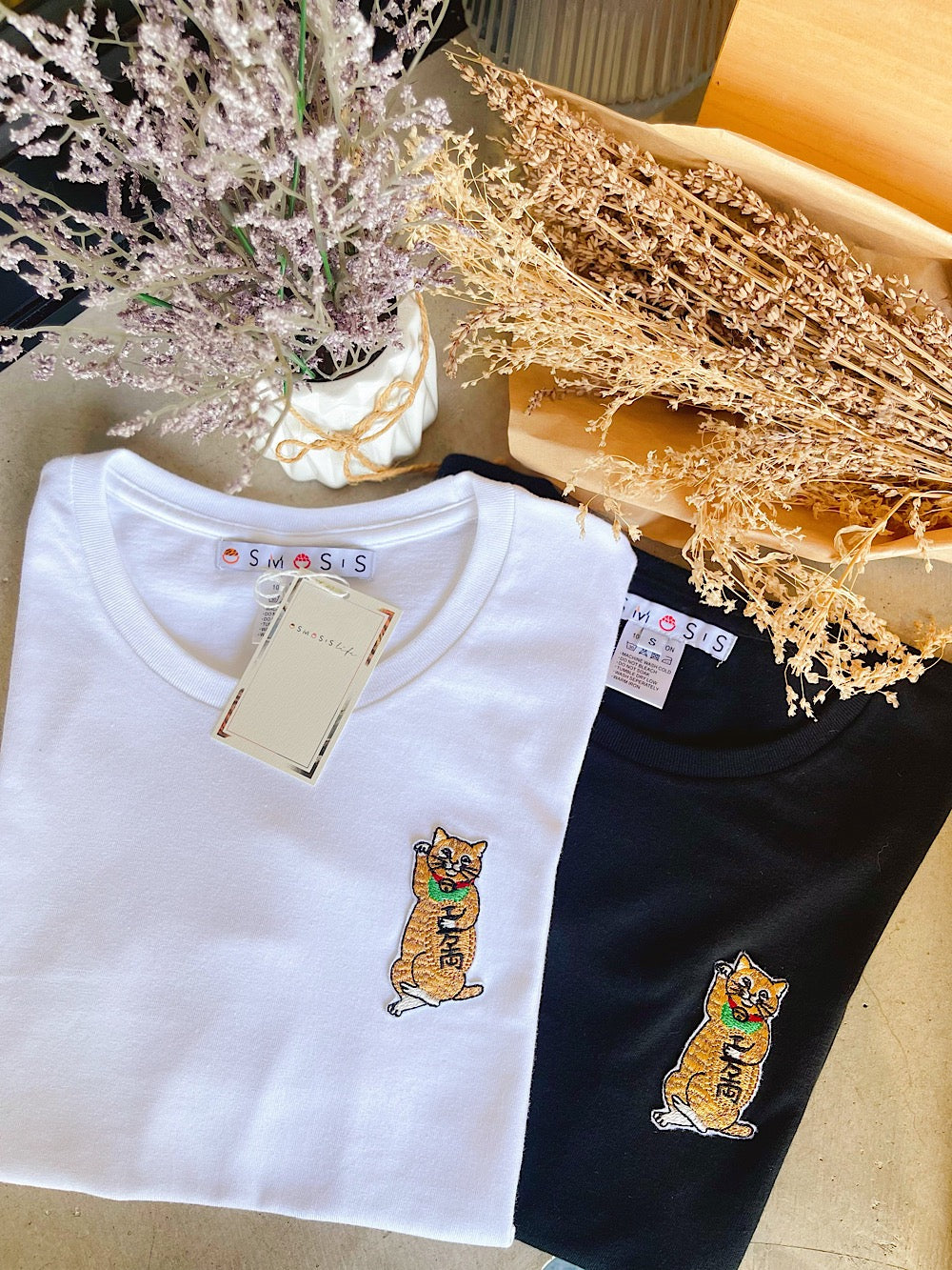 Wealthy And Lucky Cat Embroidery Tee