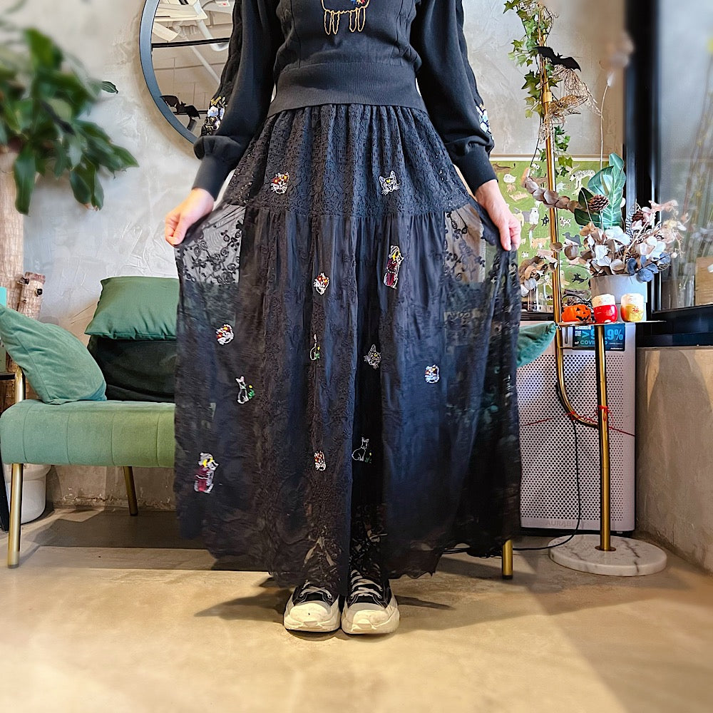 Lace and Animal Embroidery Midi Skirt